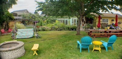 PRIVATE and PEACEFUL living unit, with a view of Mt. Rainier. Close to downtown.