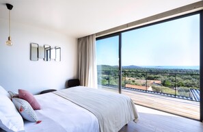 6 chambres, fer et planche à repasser, accès au Wi-Fi (inclus)