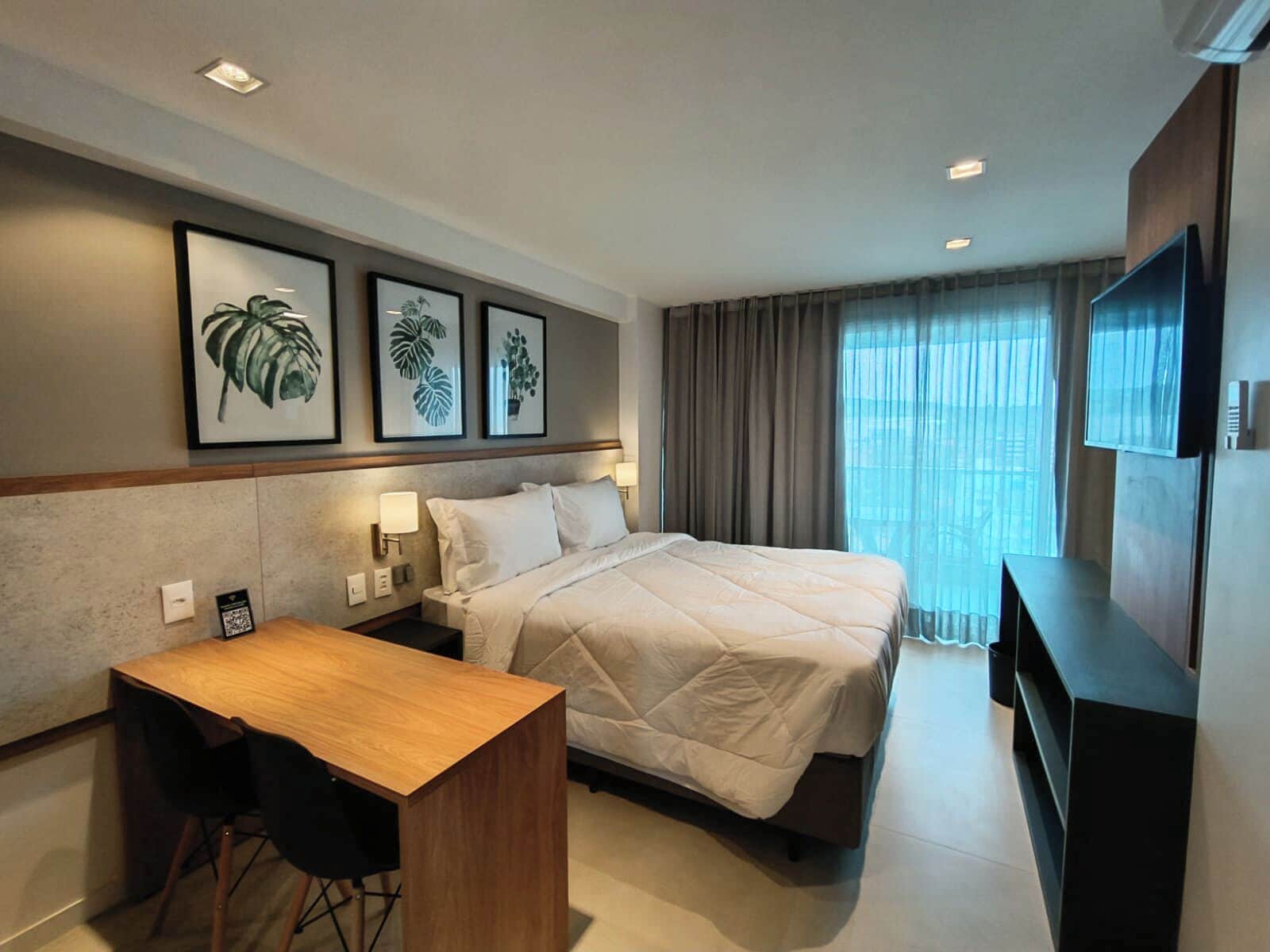Superior Studio, 1 Queen Bed, Partial Sea View | In-room safe, individually furnished, desk, laptop workspace