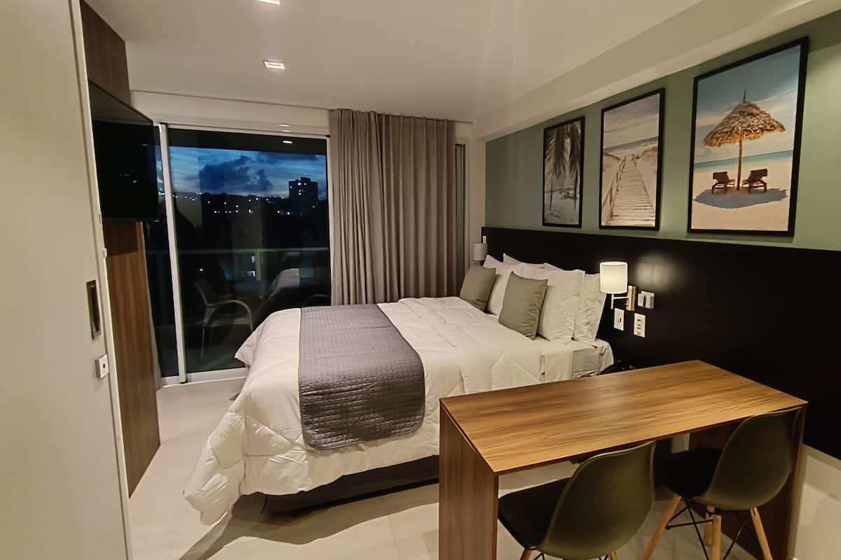 In-room safe, individually furnished, desk, laptop workspace
