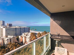 Superior Studio, 2 Single Beds, Partial Sea View | In-room safe, individually furnished, desk, laptop workspace