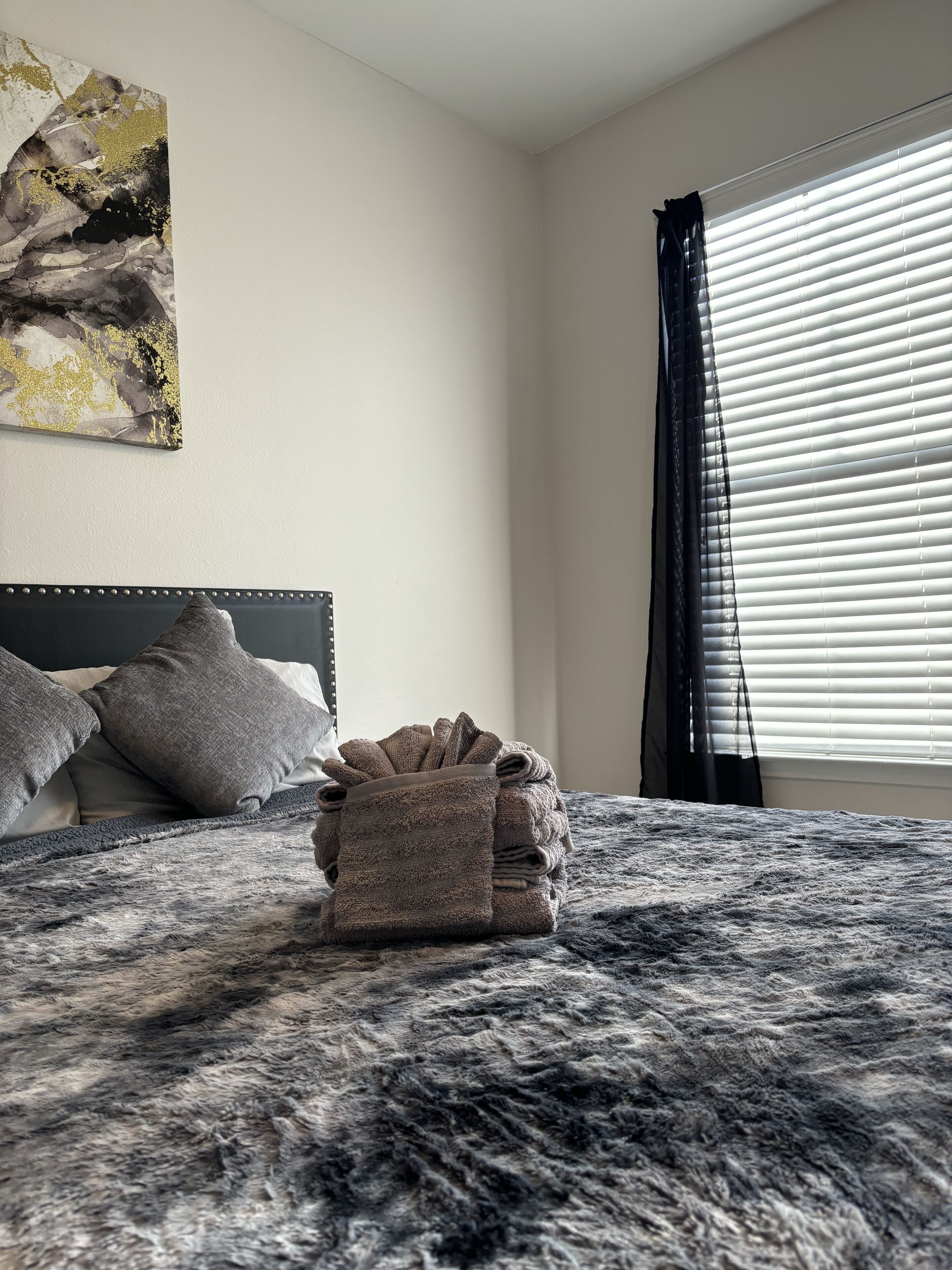 2 bedrooms, desk, iron/ironing board, free WiFi