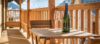 Renovated mountain chalet with jacuzzi 4* sleeps 15
