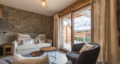 Top of the range flat in the heart of the village - sleeps 6
