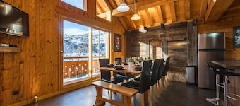 Charming 11-person chalet close to the village centre