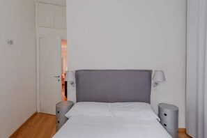 1 camera, Wi-Fi gratuito, lenzuola