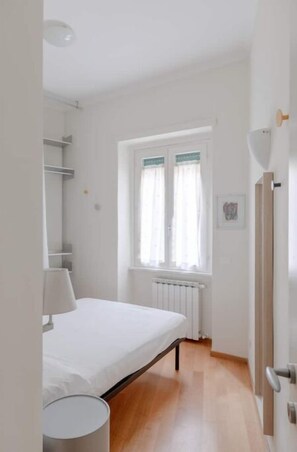 1 camera, Wi-Fi gratuito, lenzuola