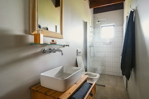 Vila Mewah | Kamar mandi | Shower, pengering rambut, jubah mandi, dan handuk