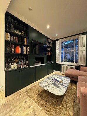 Interior - Beautifully Designed 2BD House - by Queen's Park! (London)