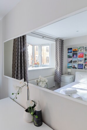 1 quarto, ferros/tábuas de passar roupa, acesso à internet