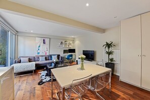 TV, stereo, offices