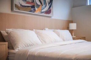 4 Schlafzimmer, Schreibtisch, Bügeleisen/Bügelbrett, Reisekinderbett