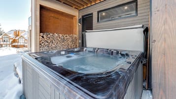 Bain à remous extérieur