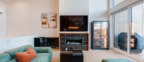 TV, fireplace, table football, stereo