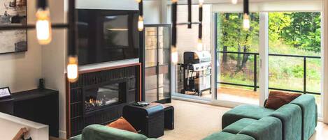 TV, fireplace, foosball, stereo