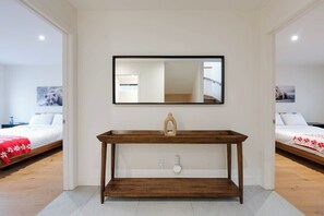 4 chambres, fer et planche à repasser, lit de bébé portatif, Wi-Fi