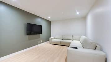 TV, fireplace, stereo