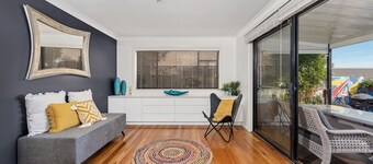 Pacific Blue, Gerringong