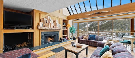 Condo (2 Bedrooms) | Property amenity
