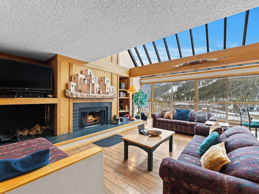 Condo (2 Bedrooms) | Property amenity