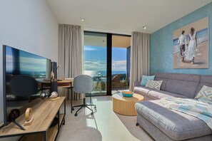 Apartment (1 Bedroom) | Living room