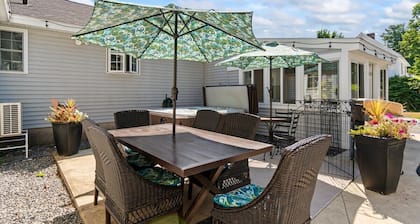 Close to the beach 1BDR with large, private fenced in yard