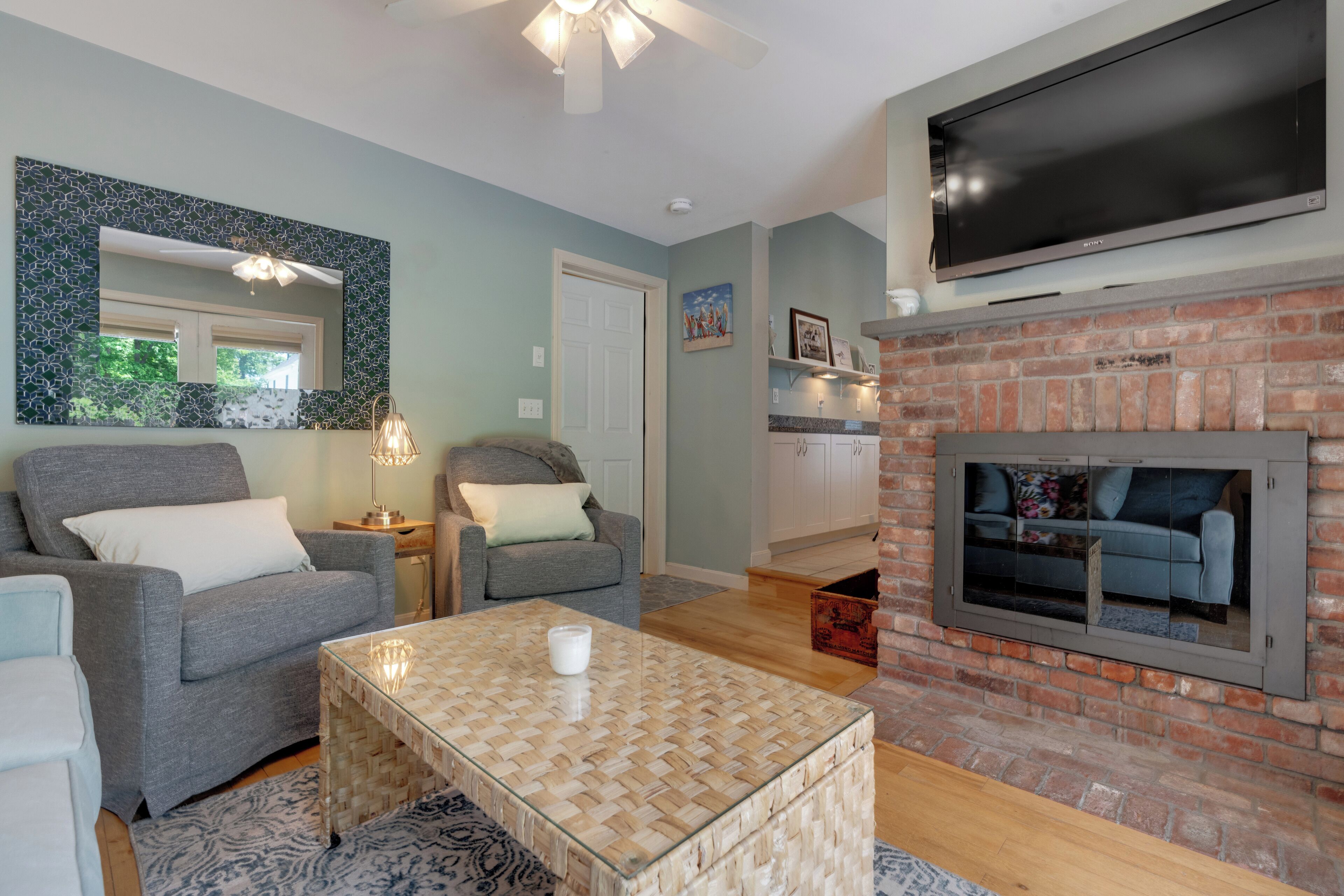 Close to the beach 1BDR with large, private fenced in yard