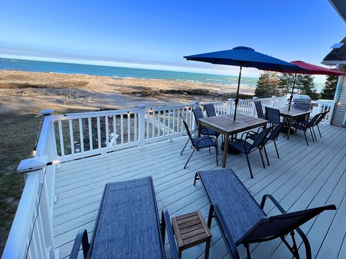 New Listing. Family-friendly home, private sandy beach on Lake Michigan!
