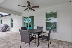 Outdoor dining - New Build W/ Heated Pool! Perfect for 2 families! (Cape Coral)