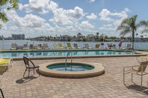 Photo non classée, 3 sur 34, bouton