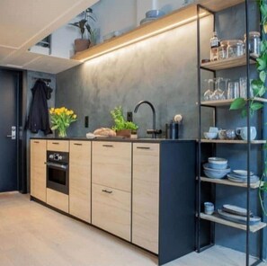 Fridge, oven, stovetop, cookware/dishes/utensils