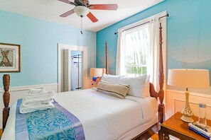 2 habitaciones, tabla de planchar con plancha, cuna de viaje y wifi