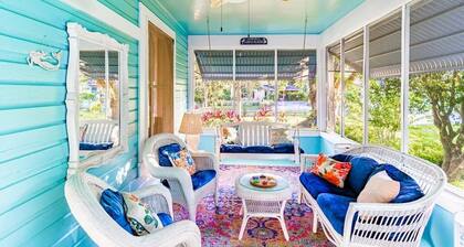 The Bamboo Suite - Estate at Mount Dora: Free City Shuttle, Parking, and more!