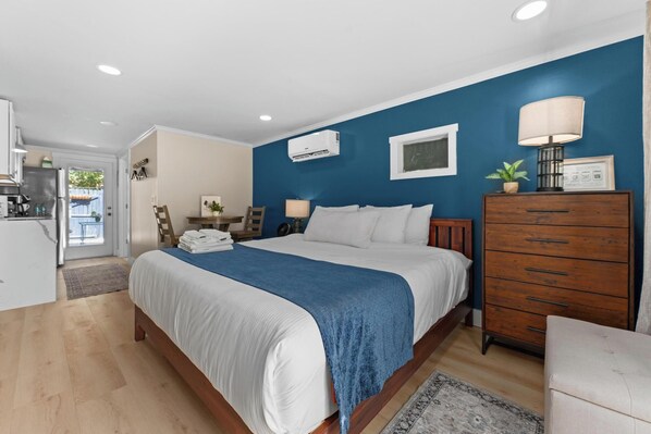 1 bedroom, iron/ironing board, WiFi, bed sheets