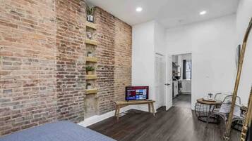 2 slaapkamers, een strijkplank/strijkijzer, wifi, beddengoed