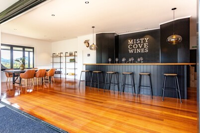 The Cellar Door - Blenheim Holiday Home