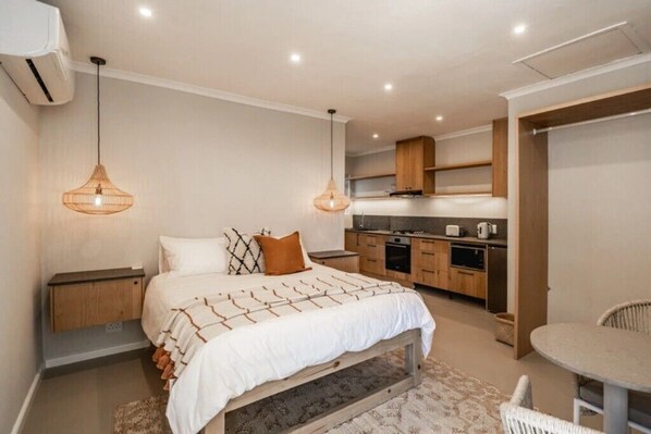 1 bedroom - View 16 Velvet Horizon Top Studio 02
(Cape Town)