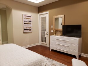5 chambres, lit parapluie, Wi-Fi, draps fournis
