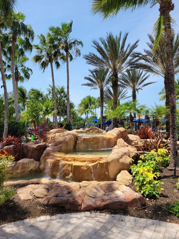 Property grounds - Family friendly pool home in luxury gated community of Paseo in Fort Myers (Fort Myers)