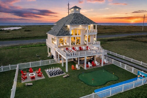 Beachfront 4BR Home | Private Swim Spa | Fire Pit | Outdoor Games