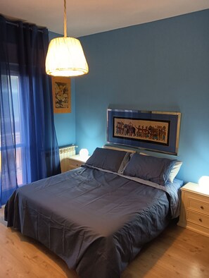 2 habitaciones, tabla de planchar con plancha, wifi y ropa de cama 