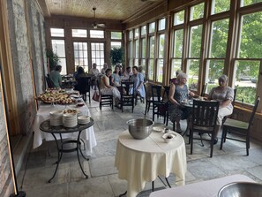 Dining - The Brandon Inn - Double Room (Brandon)