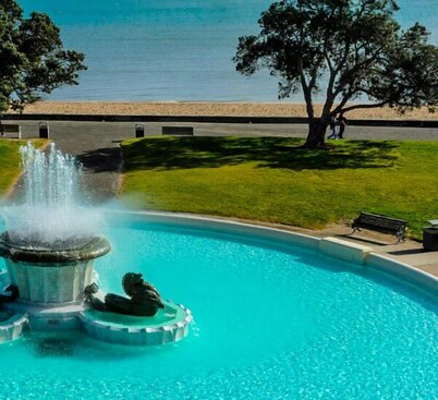 Mission Bay Beach House. Pet-Friendly