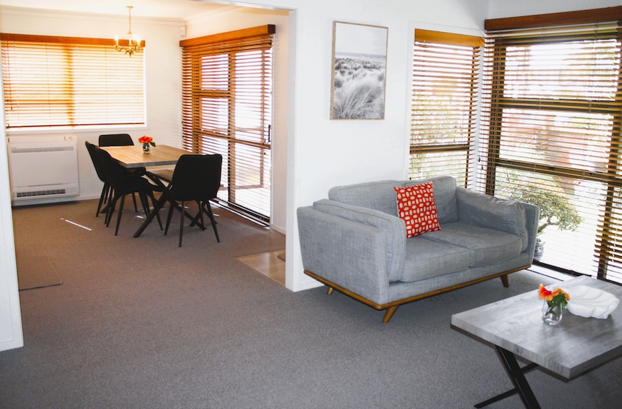 Mission Bay Beach House. Pet-friendly - Auckland