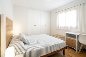 2 عدّة غرف نوم ومكواة/لوح كي وواي فاي مجانًا وملاءات أسرّة