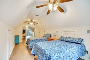 3 bedrooms, iron/ironing board, WiFi, bed sheets