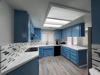 Entire 3 BR & 2 BA house for business and family