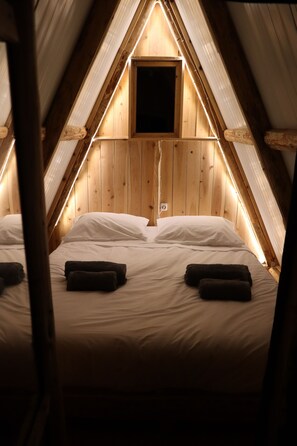 Cabin Avocado | Egyptian cotton sheets, premium bedding, bed sheets - Banana Eco Camp (Angra do Heroismo)