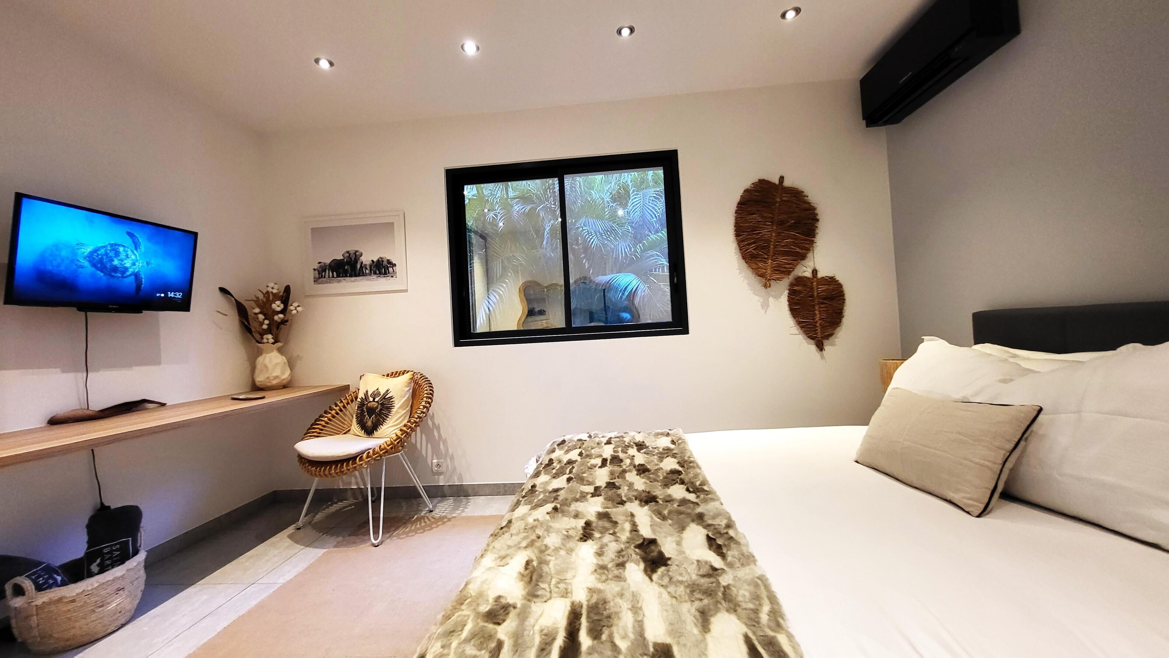3 bedrooms, in-room safe, desk, iron/ironing board