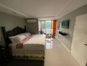 1 habitación y caja de seguridad en la habitación 